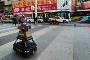 安保机器人在住宅、商业、商场物业应用概述