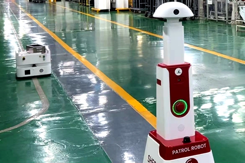 同场景协作新体验案例——mk体育巡检机器人与AGV携手提升智能园区运行效率