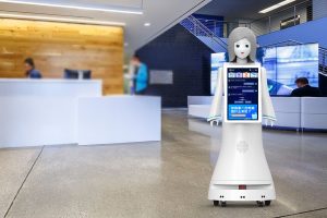 装饰公司的迎宾机器人定制需要具备什么功能？